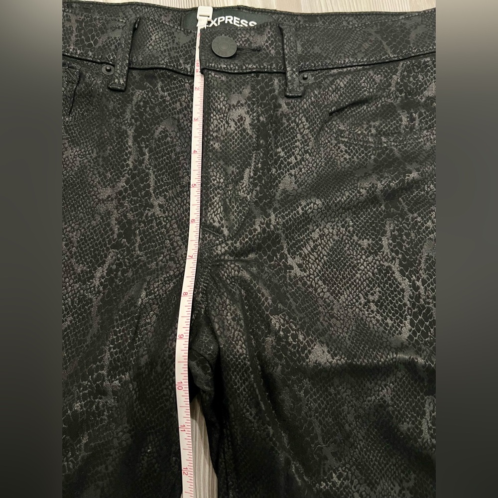 EXPRESS Women’s Black Ankle Legging Pants. Size 6S. EUC. - Picture 6 of 10